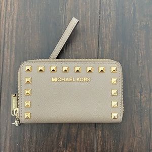 MICHAEL KORS STUD WALLET